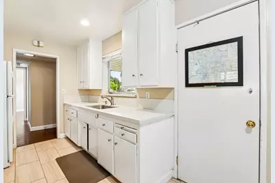 5624 Gilgunn Way, Sacramento, CA 95822 - Photo 8