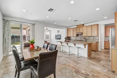 9712 Philta Way, Elk Grove, CA 95757 - Photo 8