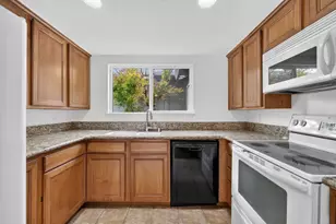 6090 Woodside Dr, Rocklin, CA 95677 - Photo 4