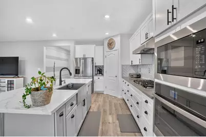 9475 Pasaje Place, Elk Grove, CA 95624 - Photo 14