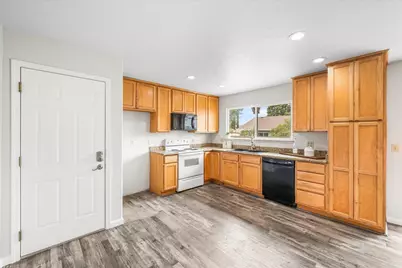1484 Midland Court, Manteca, CA 95336 - Photo 8