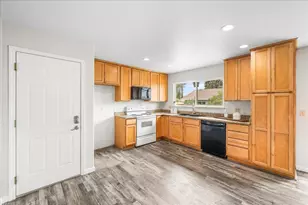 1484 Midland Ct, Manteca, CA 95336 - Photo 8
