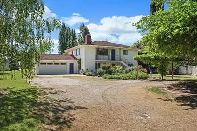 10450 Walnut Grove Road, Thornton, CA 95686 - Photo 2