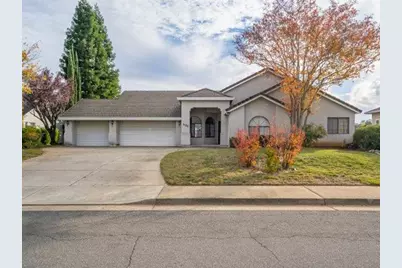 2132 Hope Ln, Redding, CA 96003 - Photo 2