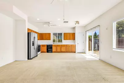 8540 Zinnia Way, Elk Grove, CA 95624 - Photo 8