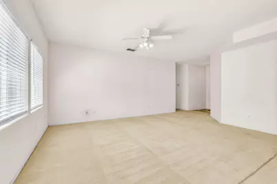 8540 Zinnia Way, Elk Grove, CA 95624 - Photo 10