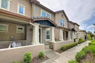 307 Blossom Rock Ln, Folsom, CA 95630 - Photo 2