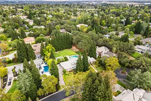 8708 W Hammersmith Ln, Fair Oaks, CA 95628 - Photo 4
