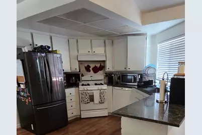 9236 Premier Way, Sacramento, CA 95826 - Photo 4
