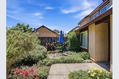 2439 Bay Meadows Circle, Pleasanton, CA 94566 - Photo 4