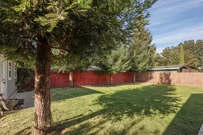 2223 W Elm Street, Lodi, CA 95242 - Photo 32