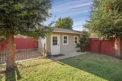 2223 W Elm Street, Lodi, CA 95242 - Photo 34