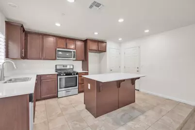 393 Uccello Way, Sacramento, CA 95835 - Photo 8