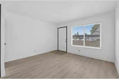 6400 66th Avenue #11, Sacramento, CA 95823 - Photo 10