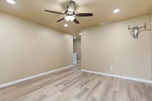 13102 Rivercrest Dr, Waterford, CA 95386 - Photo 16