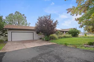 3900 Loma Dr, Shingle Springs, CA 95682 - Photo 4