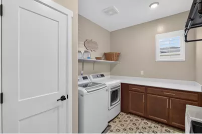 8153 Seahorse Way, Elk Grove, CA 95757 - Photo 44