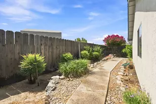 2100 Northridge Dr, Modesto, CA 95350 - Photo 34