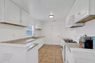 5829 Garden Avenue, Olivehurst, CA 95961 - Photo 8