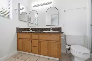 8306 Bull Mountain Cir, Elk Grove, CA 95758 - Photo 16