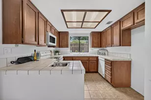 21 Quay Ct, Sacramento, CA 95831 - Photo 24