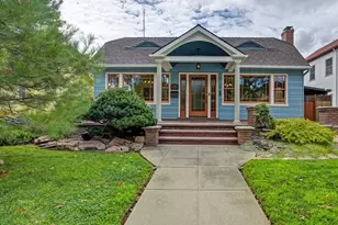 1038 33rd St, Sacramento, CA 95816 - Photo 2