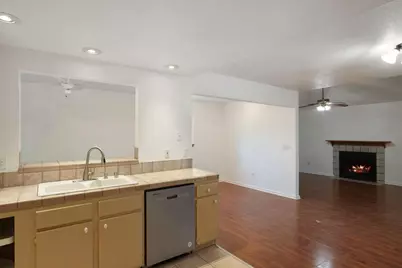 8617 Oldwoods Way, Sacramento, CA 95828 - Photo 18