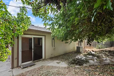 8617 Oldwoods Way, Sacramento, CA 95828 - Photo 36