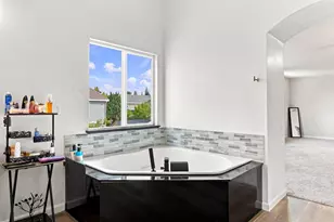 2700 Screech Owl Way, Sacramento, CA 95834 - Photo 24