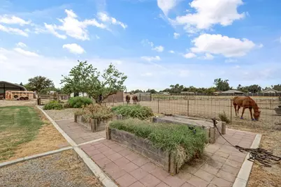 6945 22nd Street, Rio Linda, CA 95673 - Photo 2