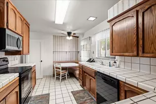 110 E B St, Oakdale, CA 95361 - Photo 6
