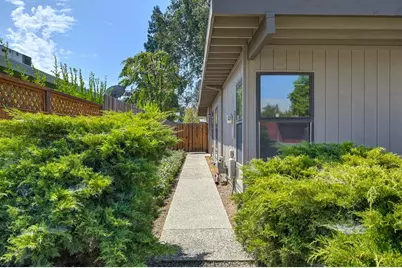 8804 On Court, Elk Grove, CA 95624 - Photo 2