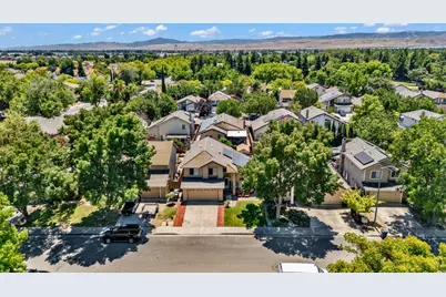 102 Henry Court, Tracy, CA 95376 - Photo 4