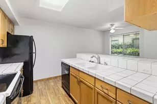 301 Del Verde Cir, Sacramento, CA 95833 - Photo 12