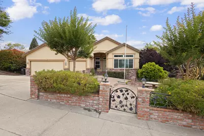 8383 Oakwood Hills Circle, Citrus Heights, CA 95610 - Photo 2