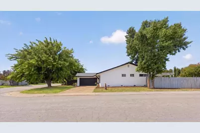 4437 Stockbridge Avenue, Sacramento, CA 95842 - Photo 4