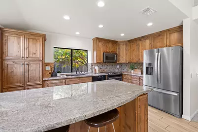 1396 Greenborough Drive, Roseville, CA 95661 - Photo 16