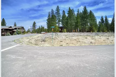 10554 Courtenay Lane, Truckee, CA 96161 - Photo 22