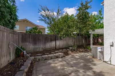 6814 Sandy Souza Way, Elk Grove, CA 95758 - Photo 48