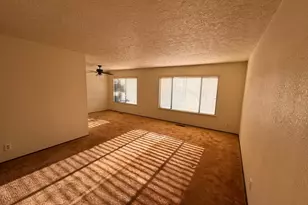 7064 Gloria Dr, Sacramento, CA 95831 - Photo 16
