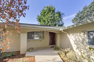 2718 Adrian Dr, Davis, CA 95618 - Photo 2