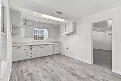 2590 Grove Avenue, Sacramento, CA 95815 - Photo 8