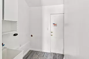 2590 Grove Ave, Sacramento, CA 95815 - Photo 6