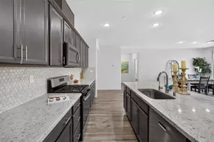 10186 Pagoda Ct, Elk Grove, CA 95757 - Photo 16