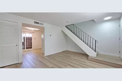1328 D Street #4, Sacramento, CA 95814 - Photo 8