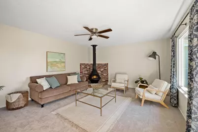 9329 Henley Way, Sacramento, CA 95826 - Photo 10