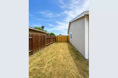 4372 Evelyn Drive, Olivehurst, CA 95961 - Photo 20