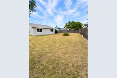 4372 Evelyn Drive, Olivehurst, CA 95961 - Photo 22