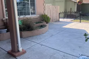 709 Crystal Springs Dr, Woodland, CA 95776 - Photo 2