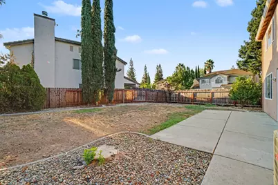 8717 Elfin Court, Elk Grove, CA 95758 - Photo 22